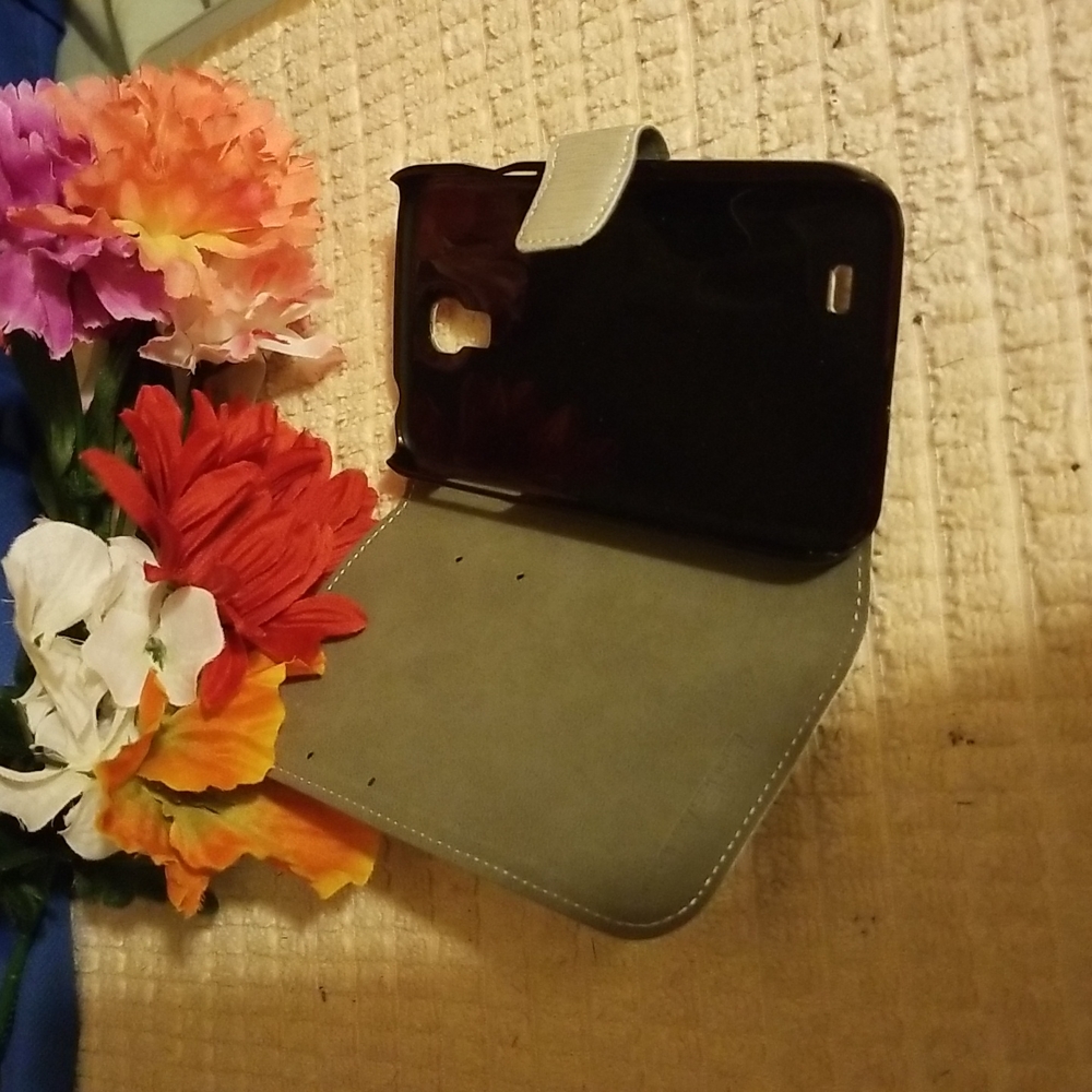 PHONE CASE - Picture 3 of 5